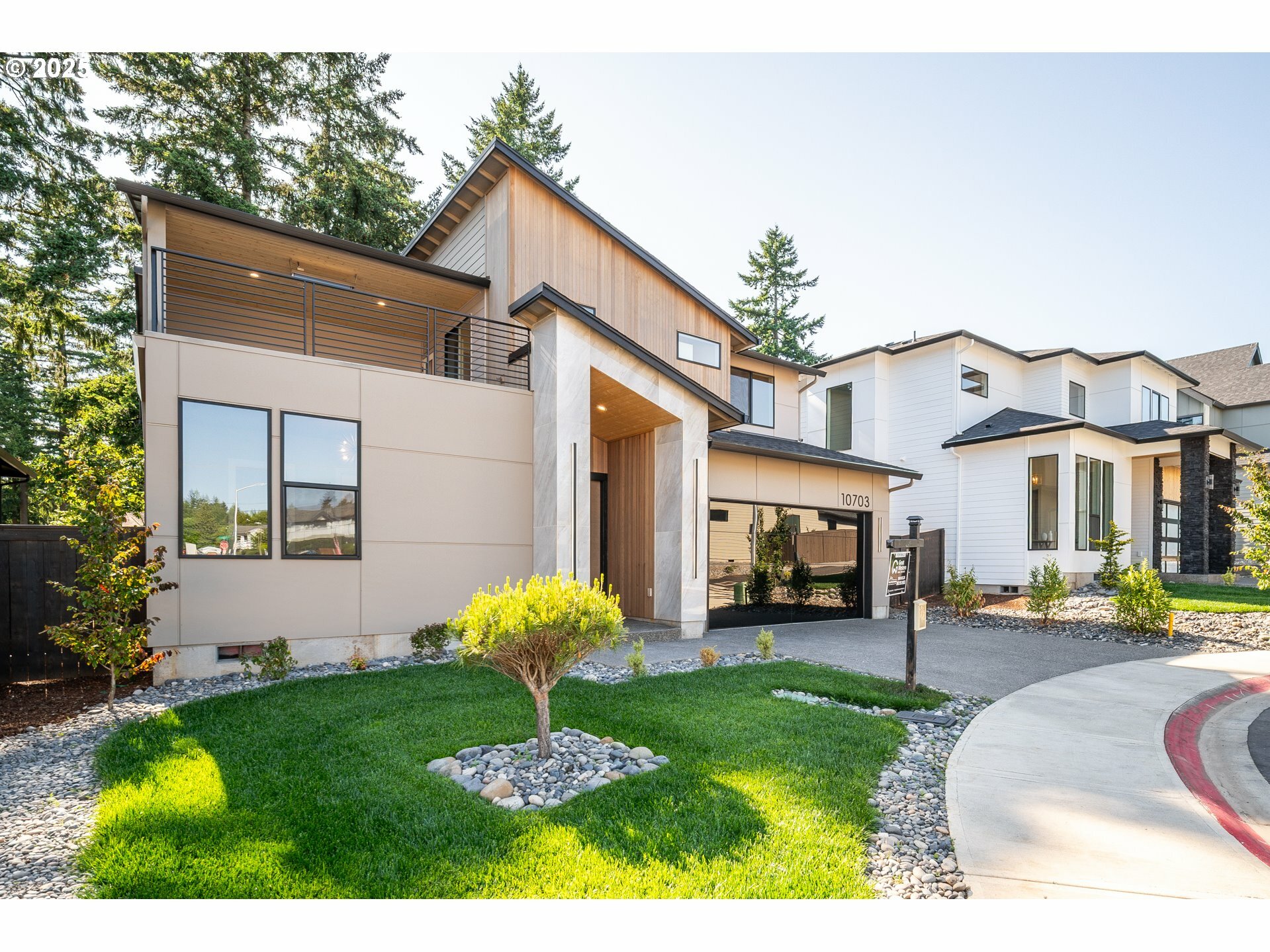 Property Photo: 10703 SE 13th Cir WA 98664