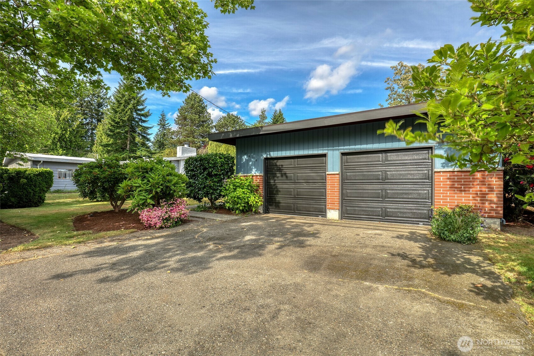 Property Photo:  17618  Meridian Avenue N  WA 98133 