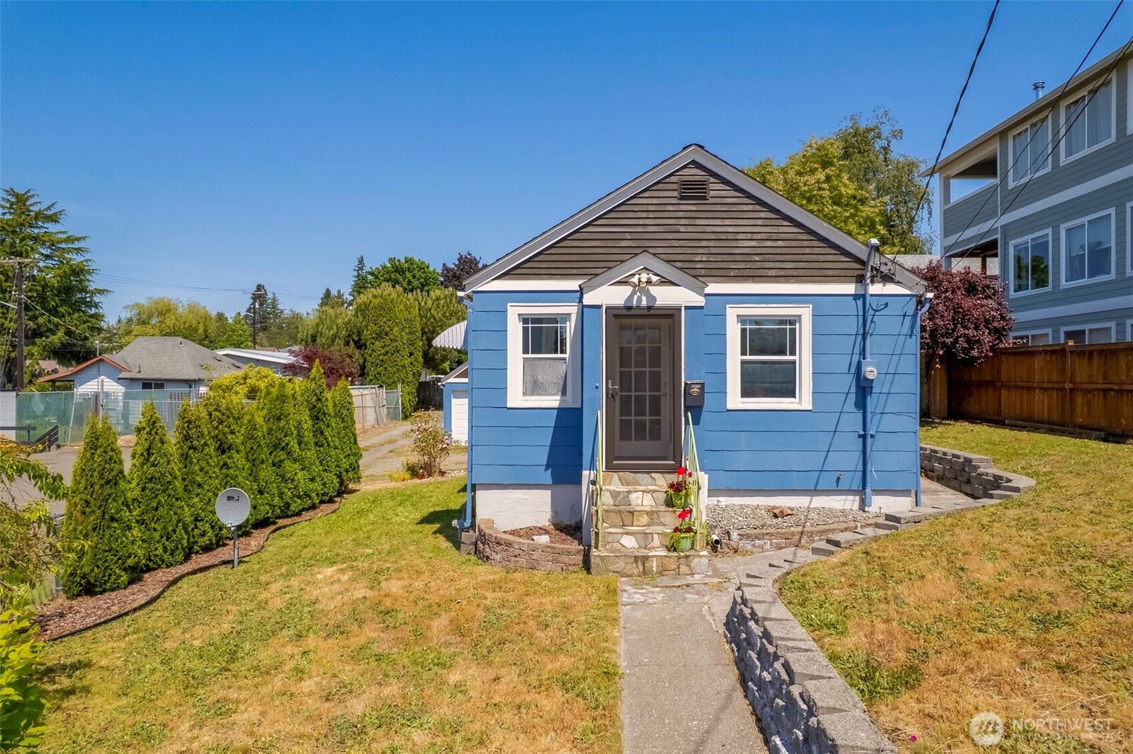 Property Photo:  2312 E 11th Street  WA 98310 