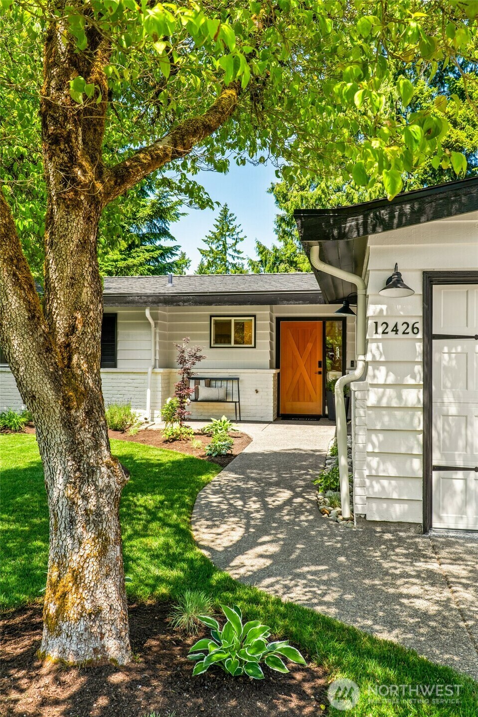 Property Photo:  12426 NE 73rd Street  WA 98033 