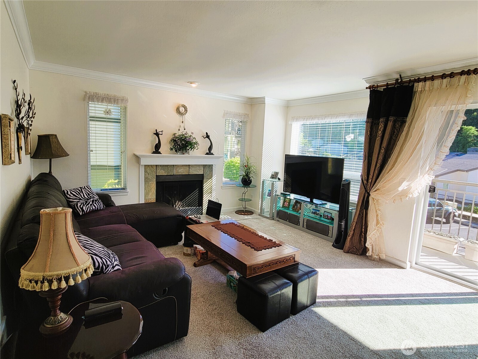 Property Photo:  31500  33rd Place SW H101  WA 98023 