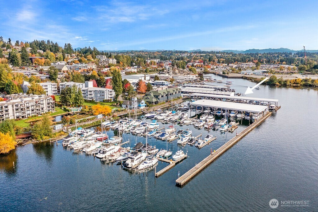 Property Photo: 6155 NE 175th Street 110 WA 98028