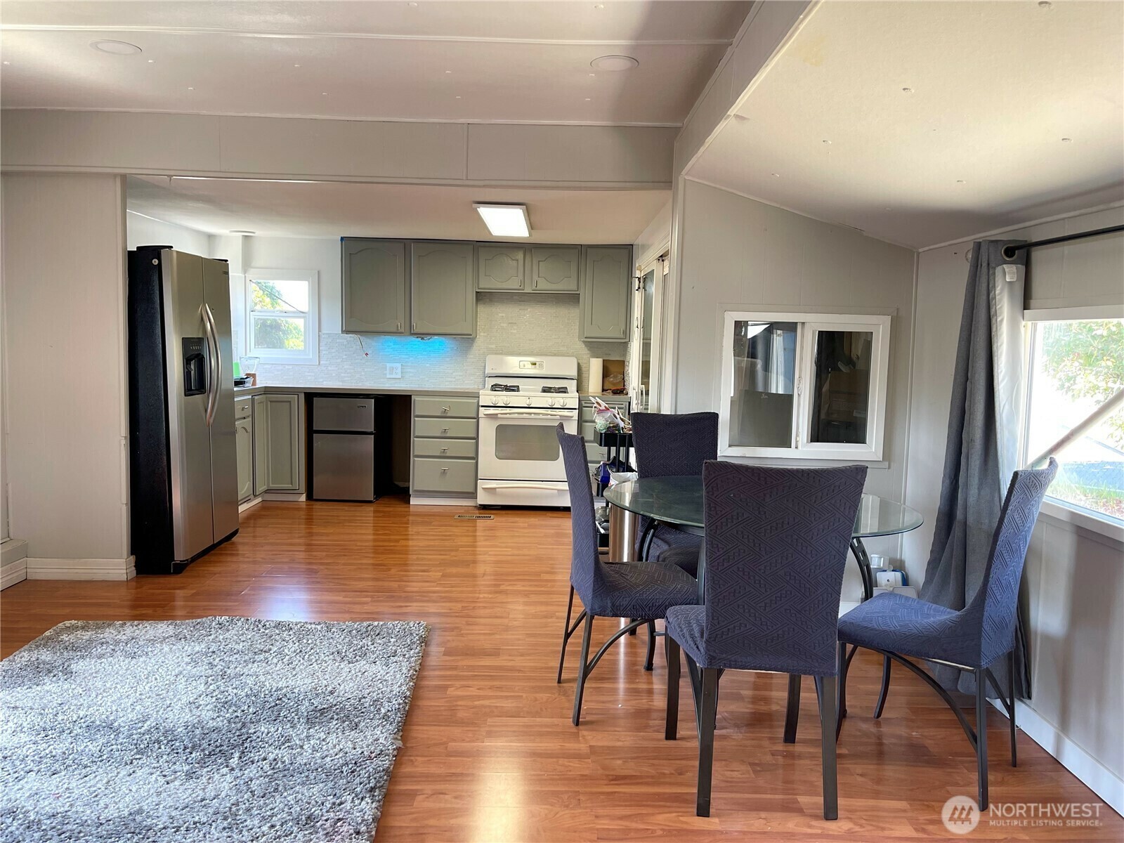 Property Photo: 22000 29th Court S 16 WA 98198