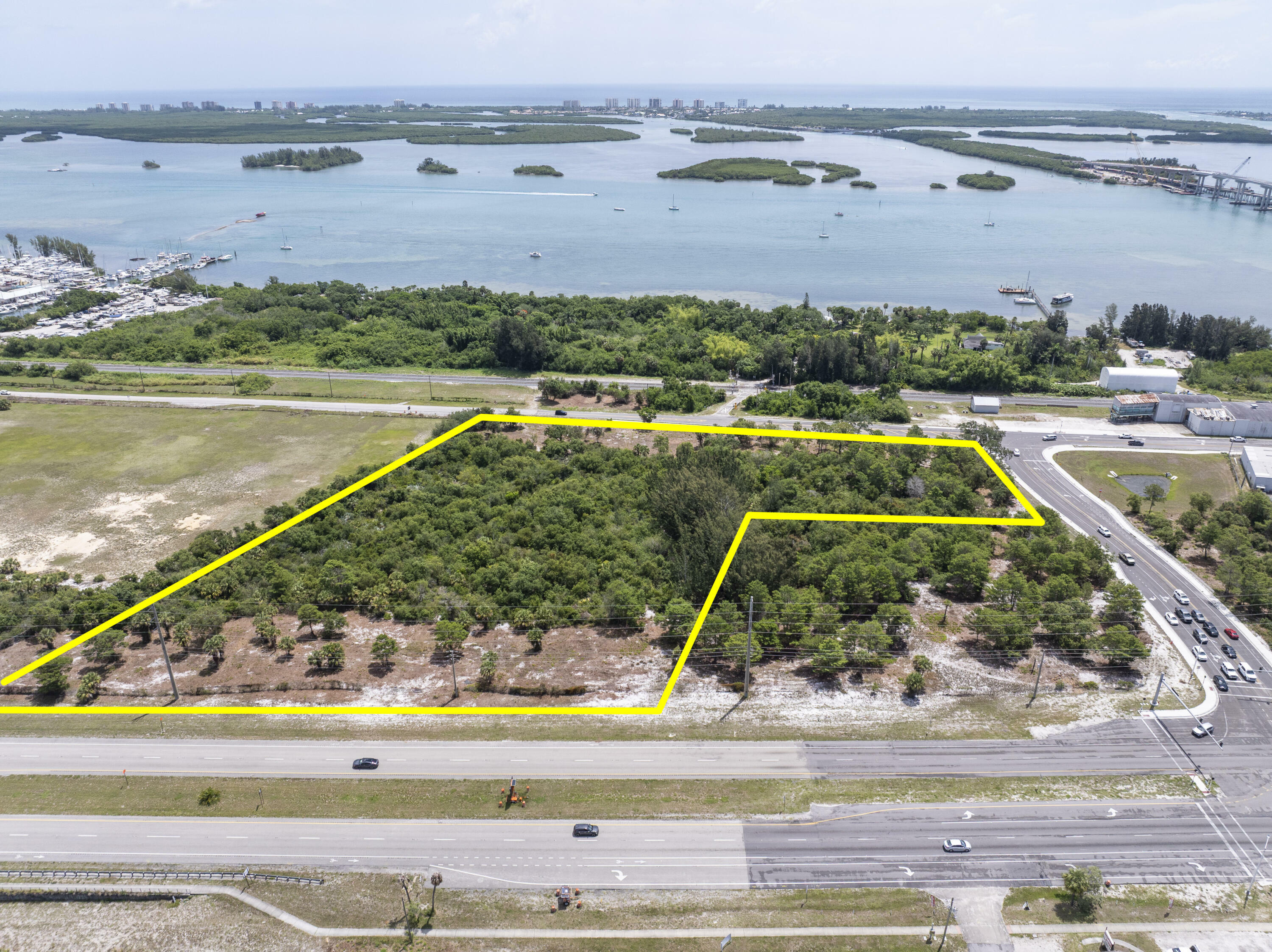 Property Photo: 2300 N US Hwy 1 FL 34946