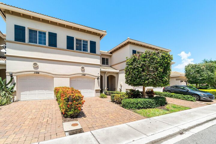 Property Photo: 1198 Paisley Court FL 33461
