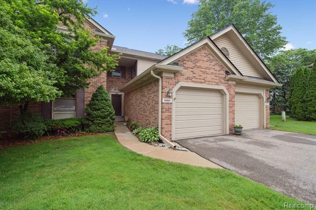 Property Photo: 29865 Indian Trail 107 MI 48331