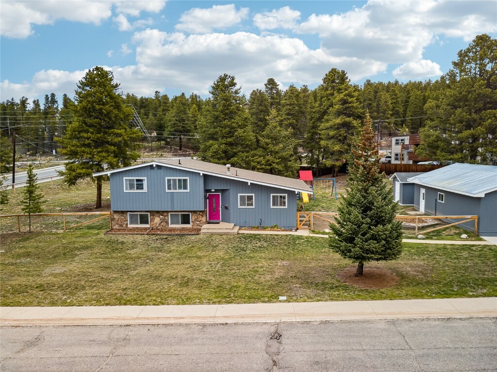 Property Photo:  305 W 17th Street  CO 80461 