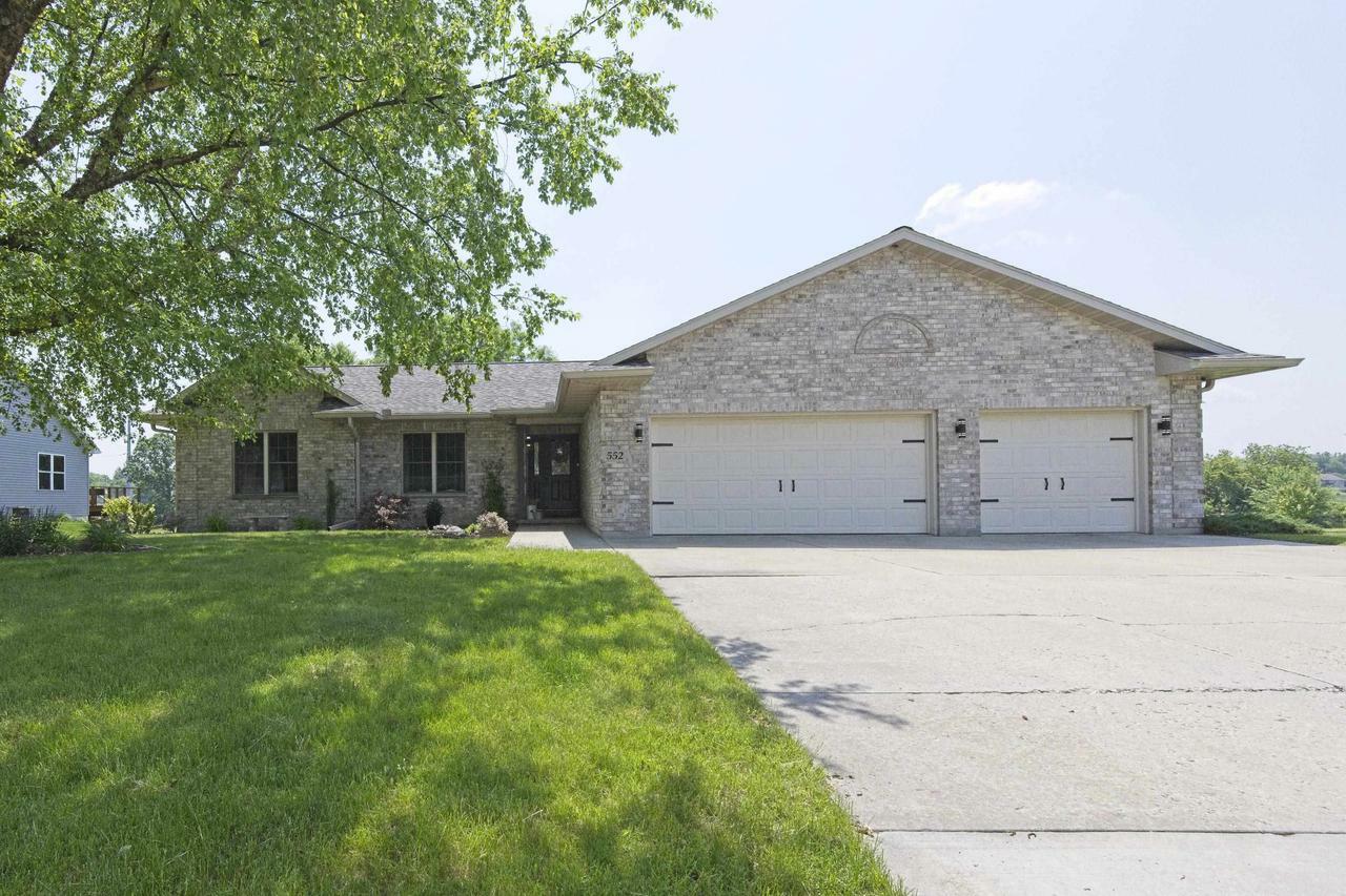 Property Photo: 552 Meadowlark Lane WI 53901