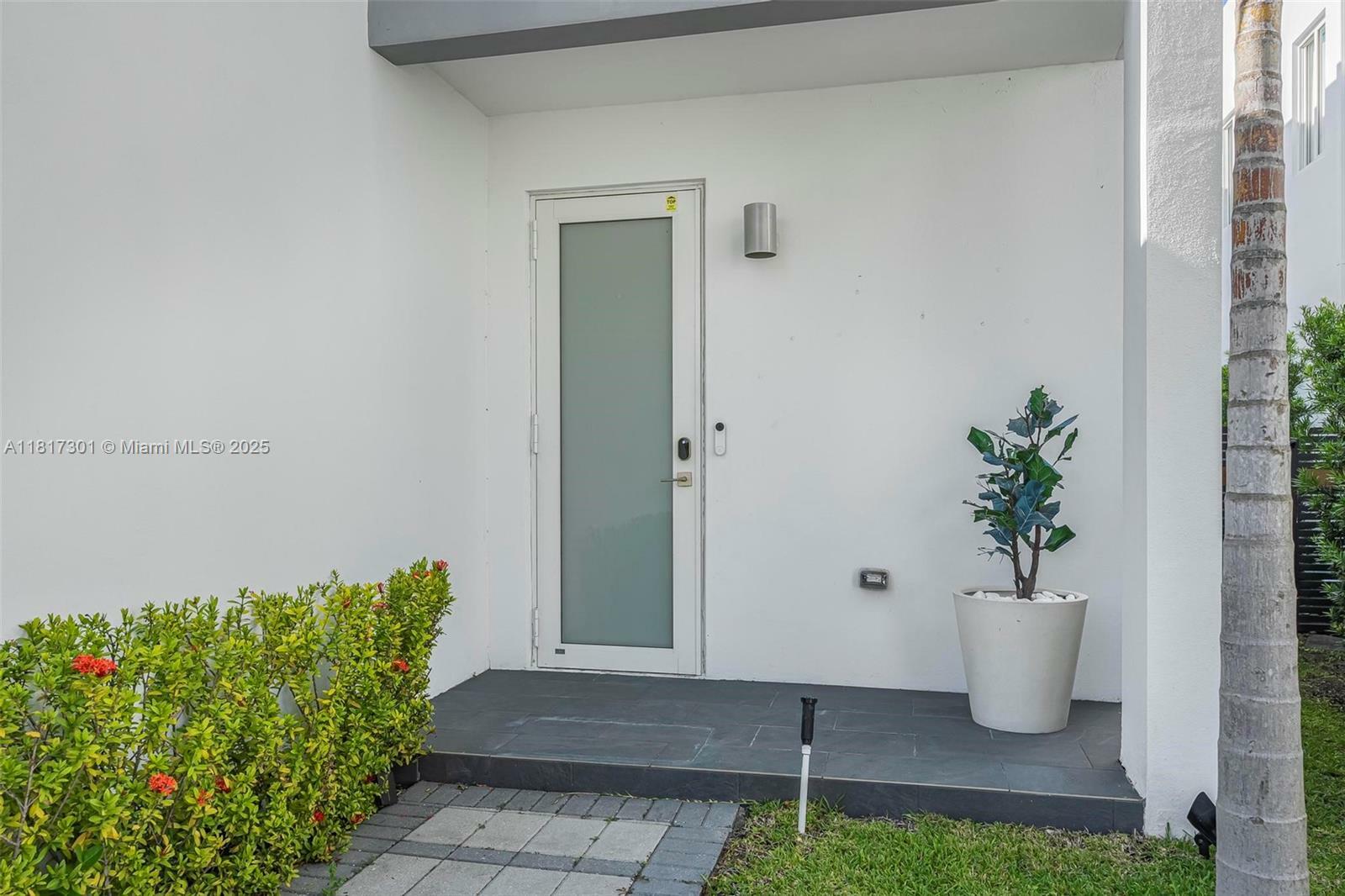Property Photo: 10373 NW 68th Ter FL 33178