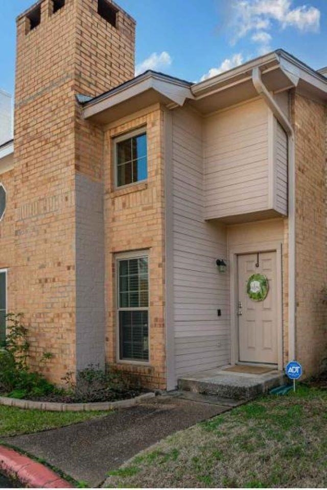 Property Photo:  1620 Wellington Place #303  TX 77706 