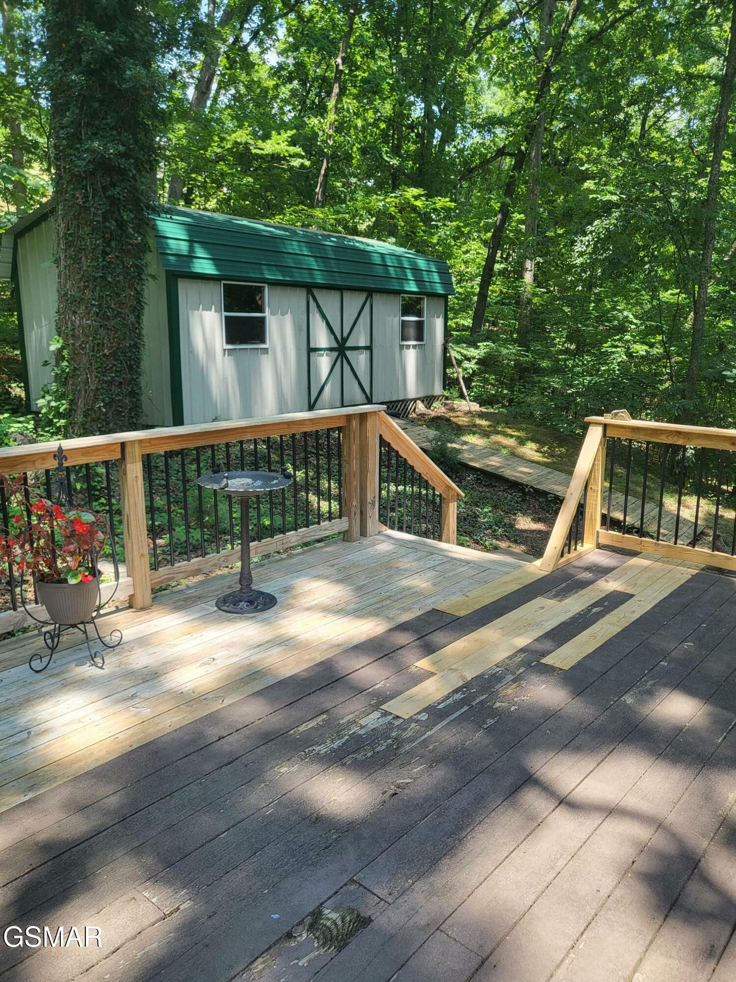 Property Photo: 928 E Cross Road TN 37725