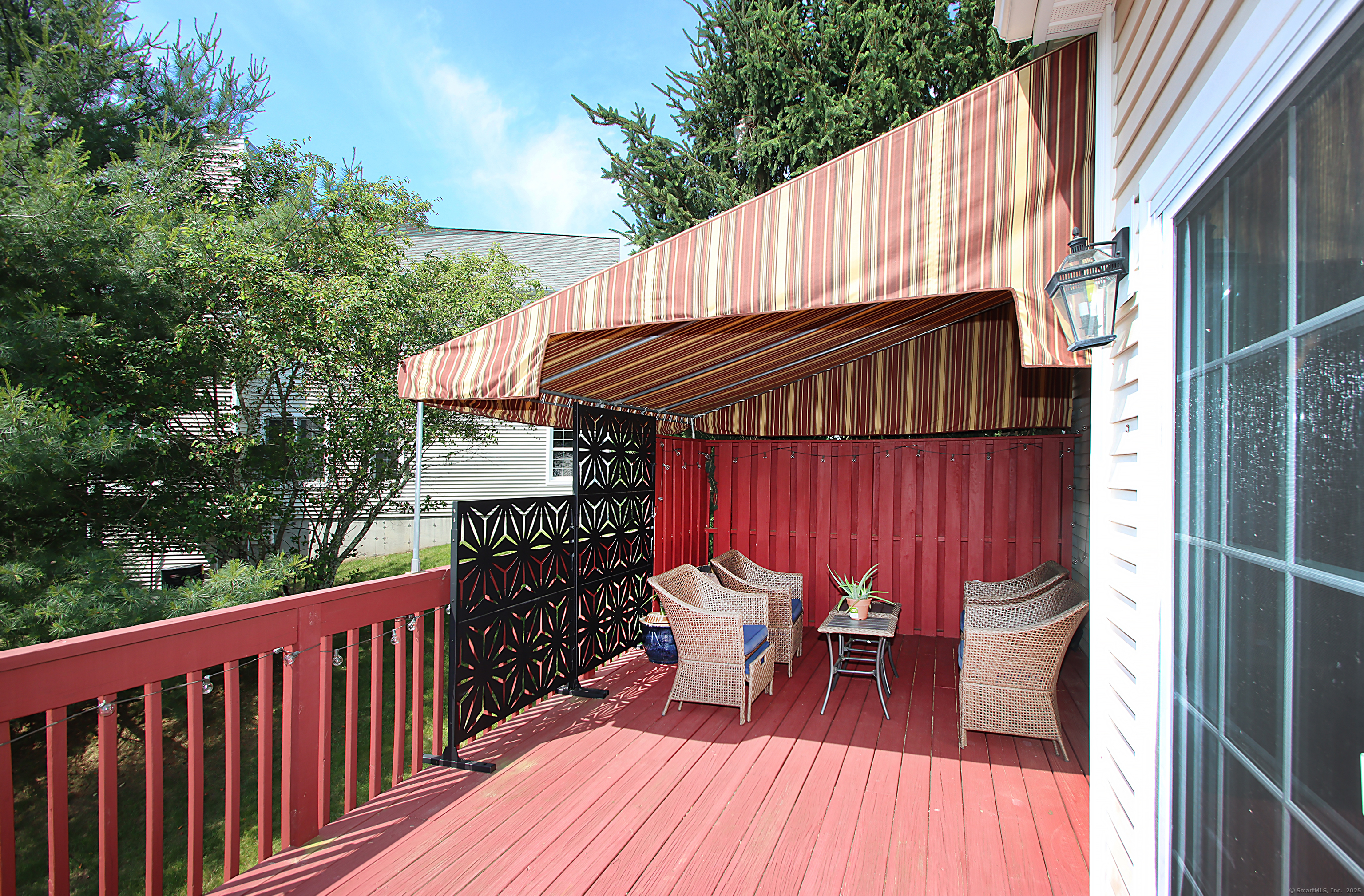 Property Photo: 38 Castlewood Drive 38 CT 06468