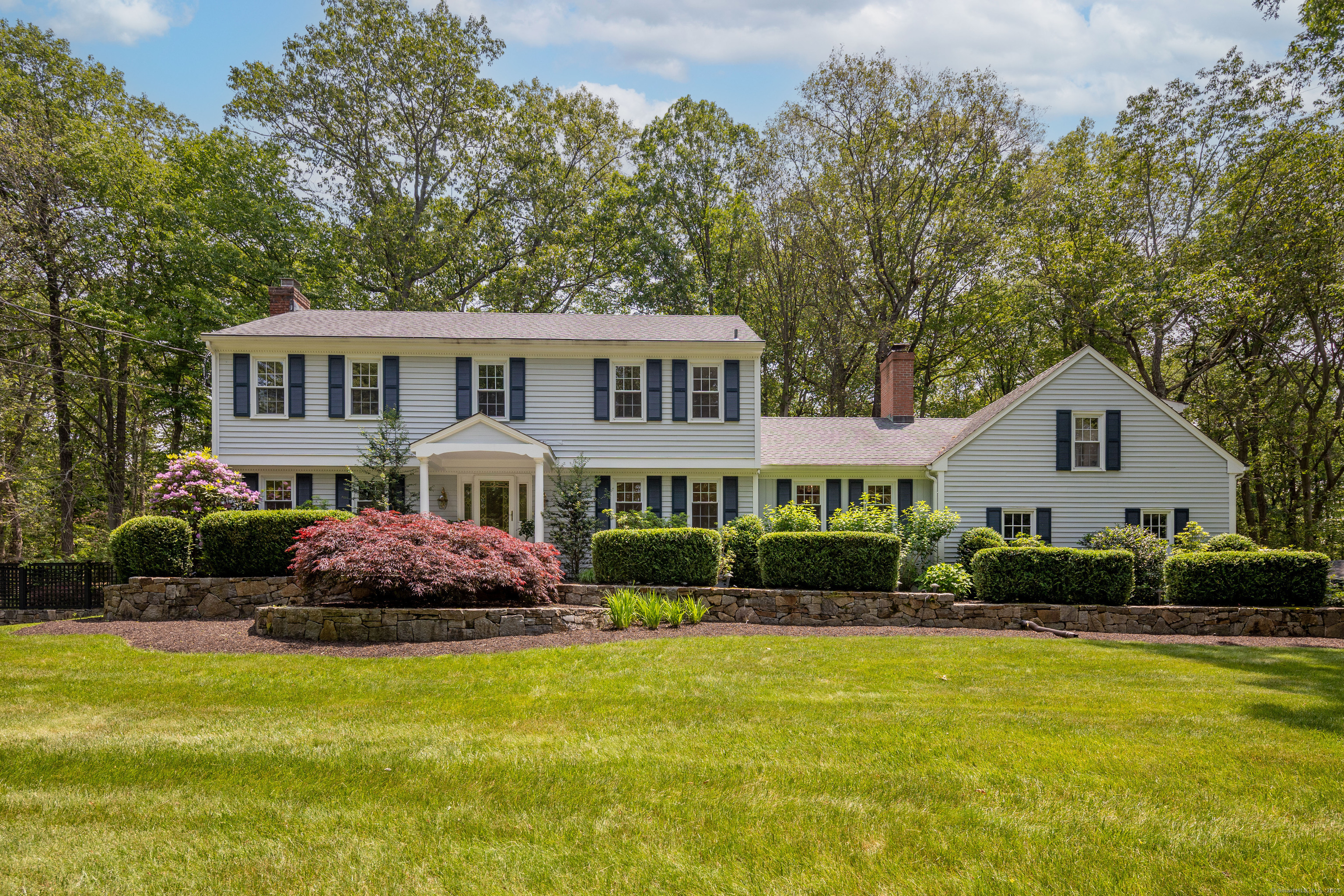 Property Photo:  305 Thayer Pond Road  CT 06897 