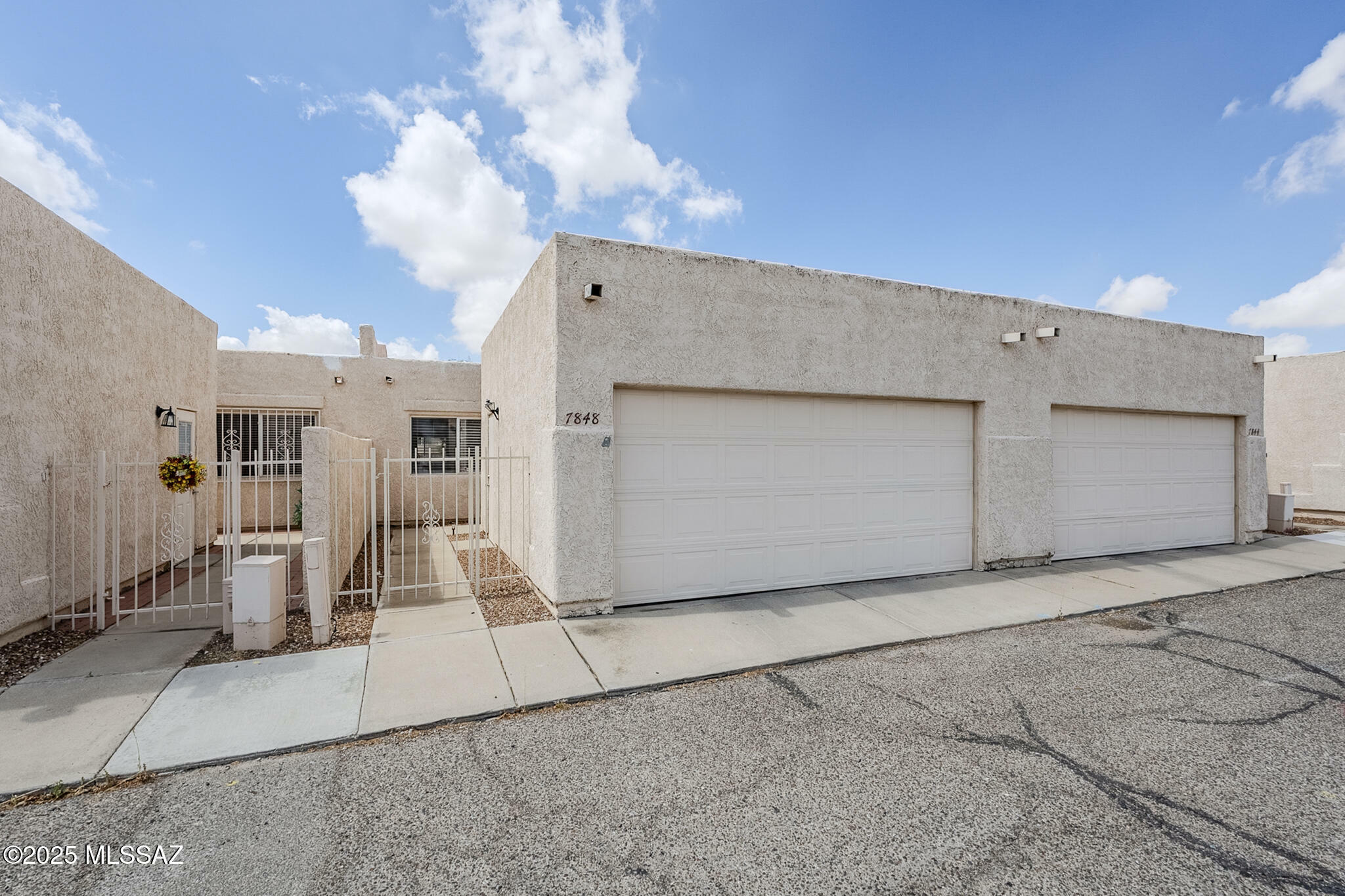 Property Photo: 7848 E 35th Street AZ 85710