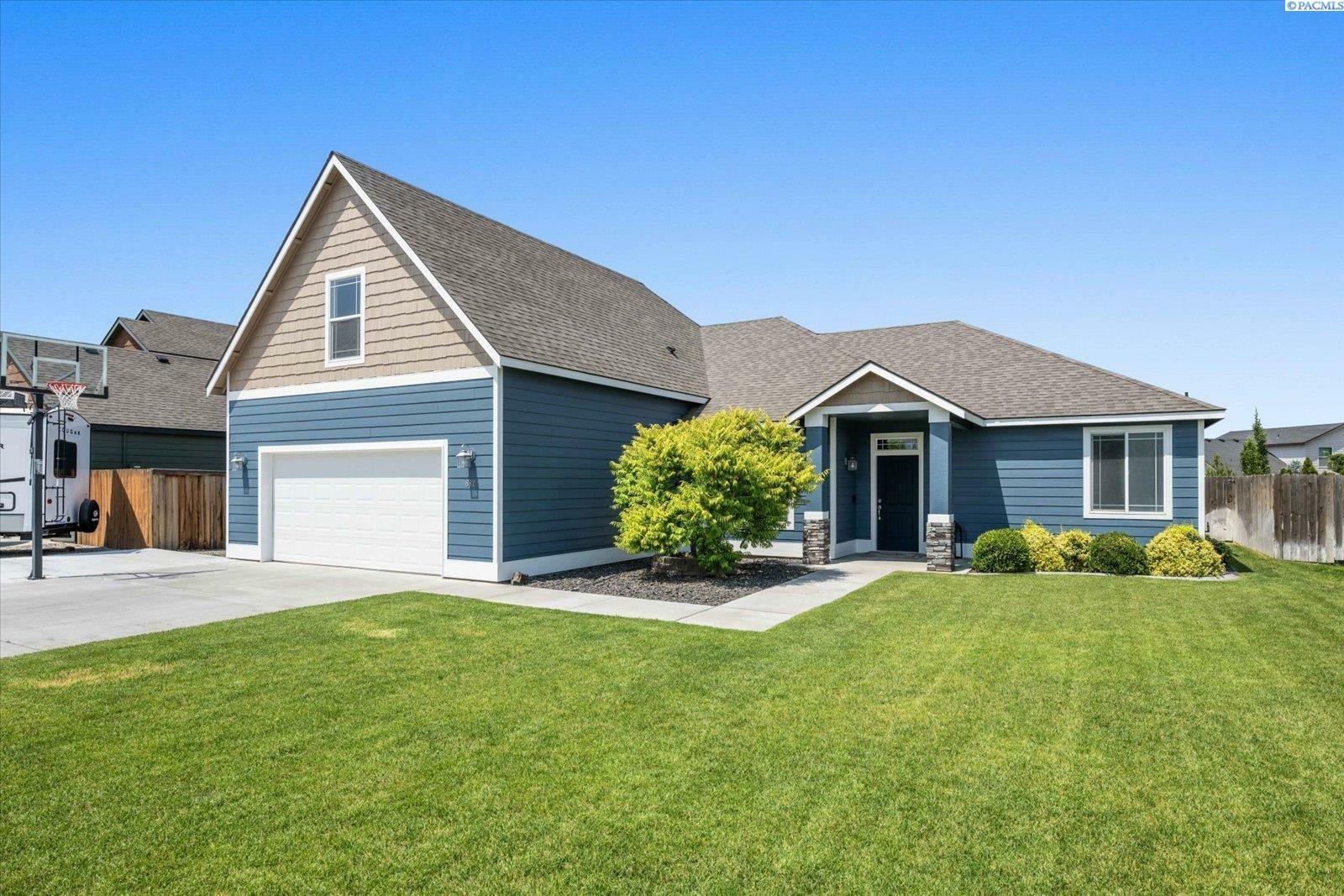 Property Photo: 882 Pikes Peak Dr WA 99353