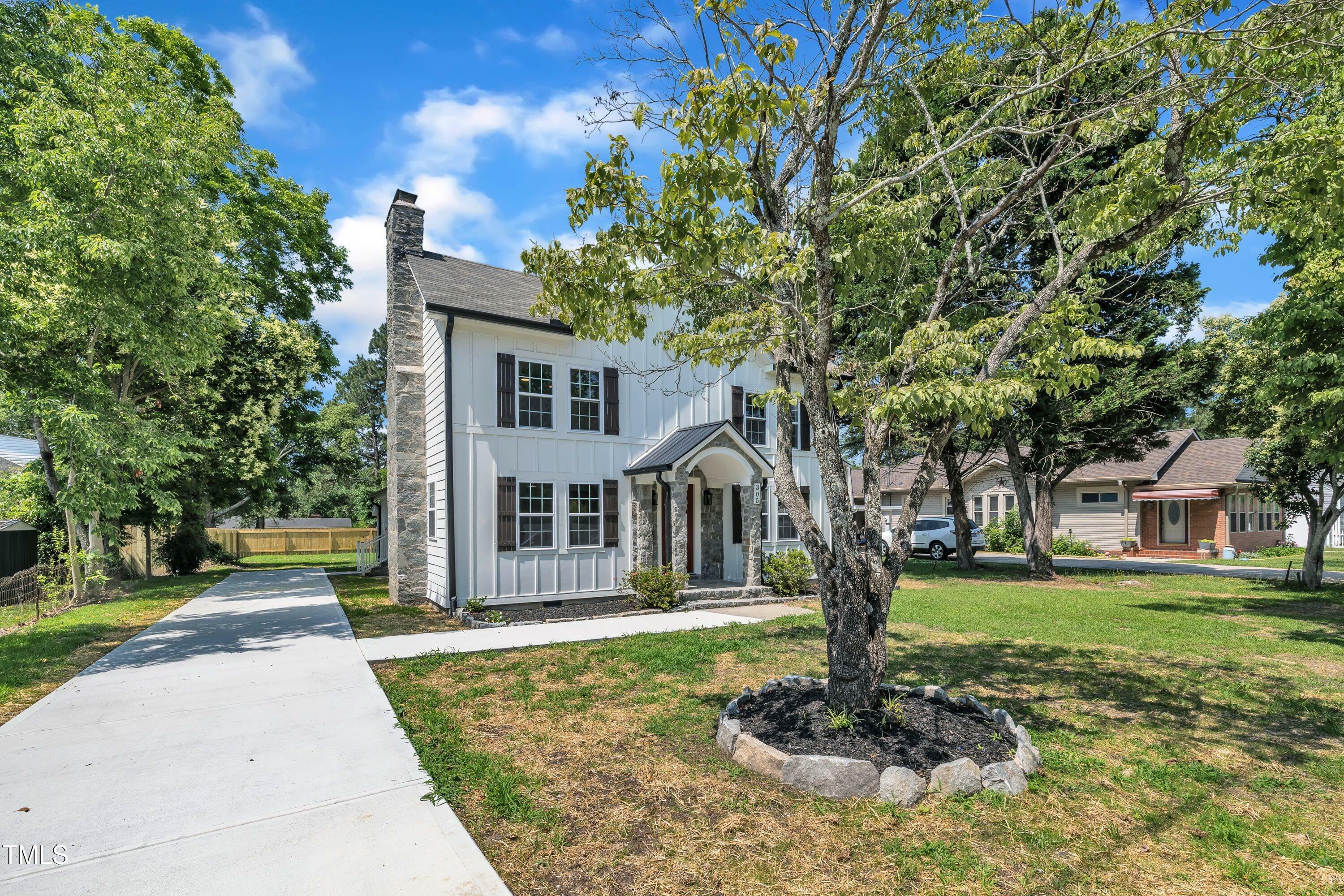 Property Photo: 305 W Canary Street NC 28334
