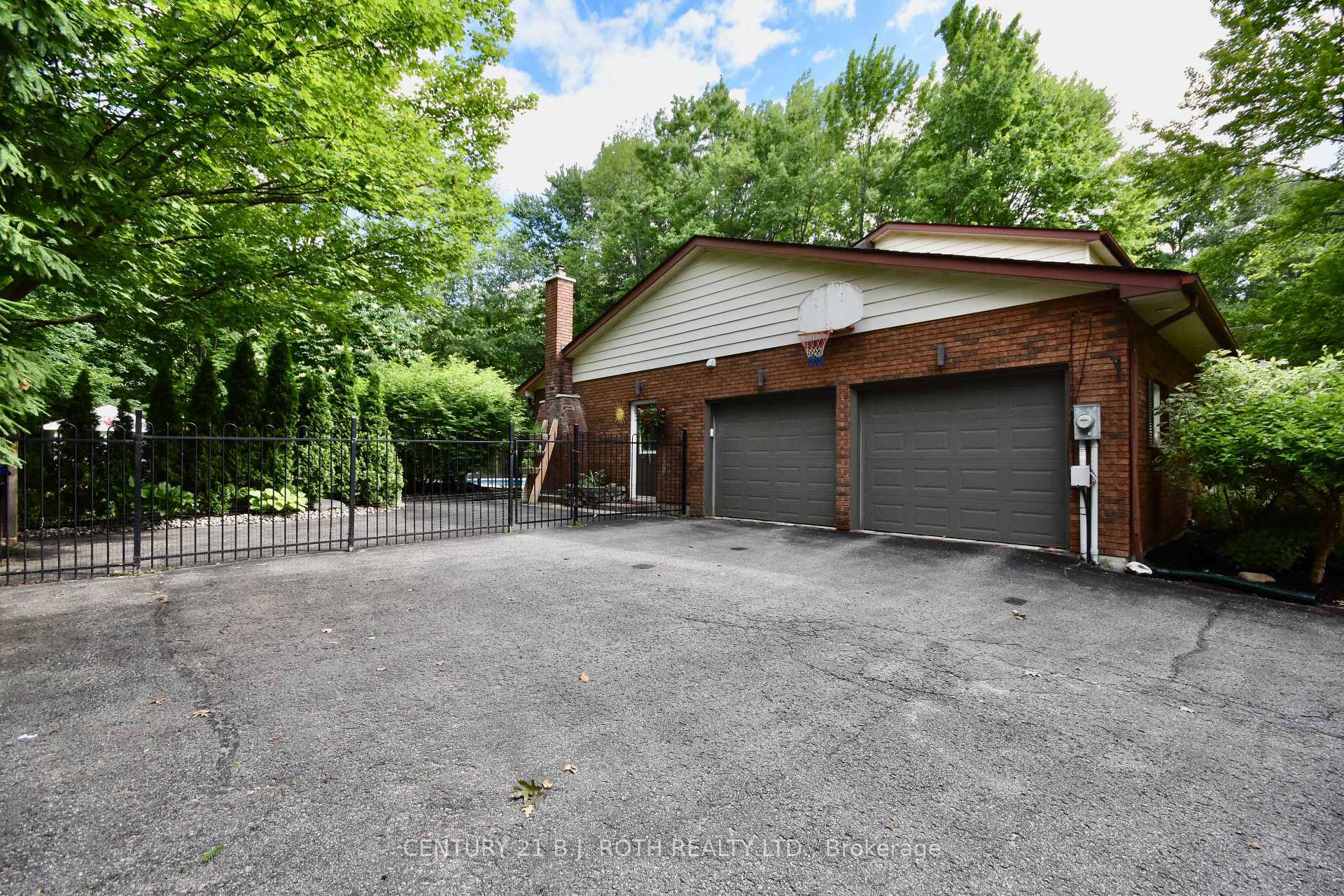 Property Photo: 32 Wattie Road ON L9X 0P7
