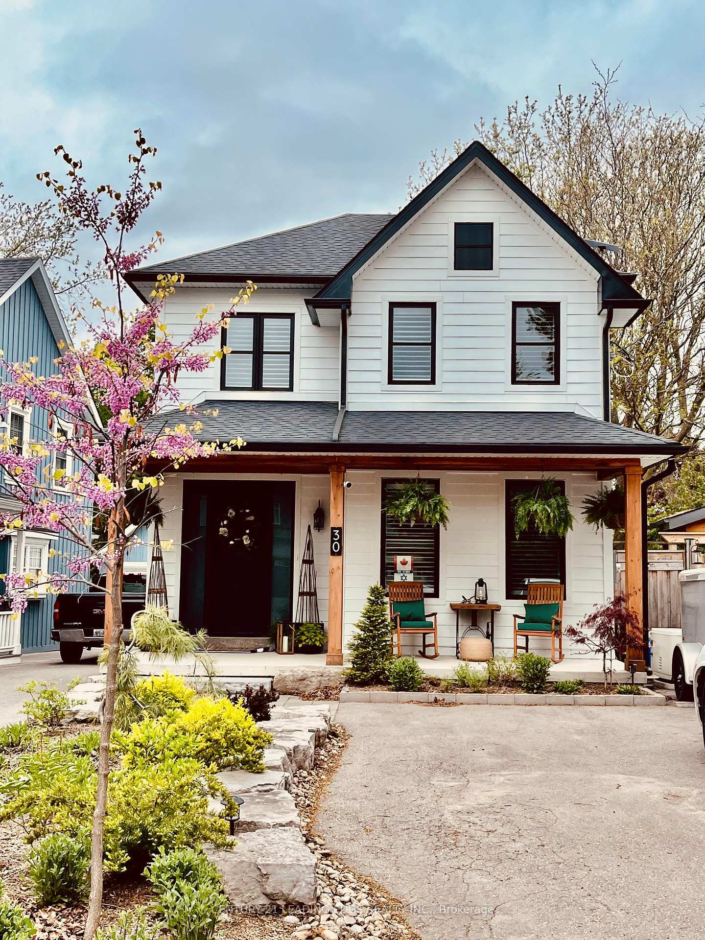 Property Photo: 30 Victoria Street ON L4A 3R7
