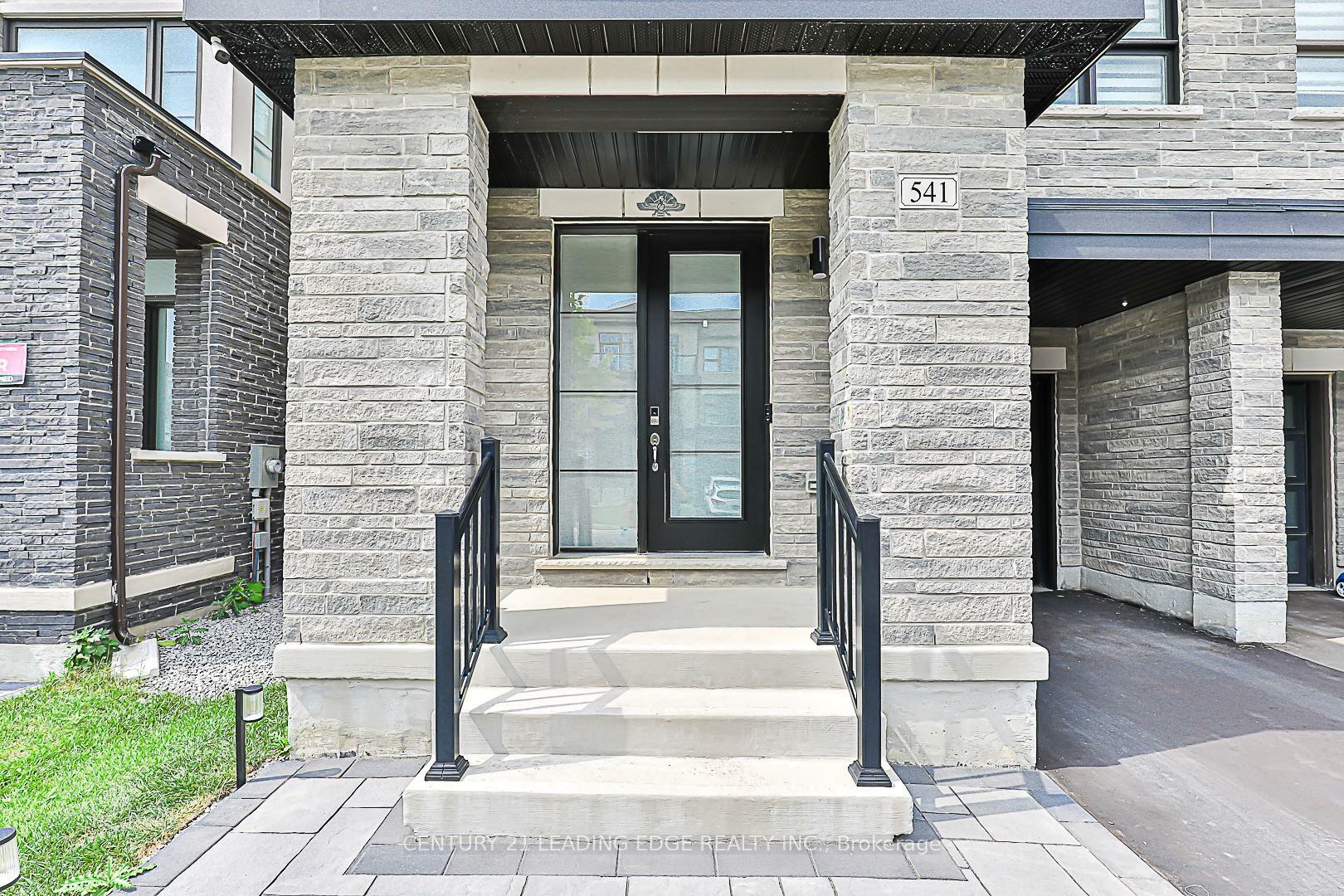 Photo de la propriété: 541 New England Court ON L3X 0M5