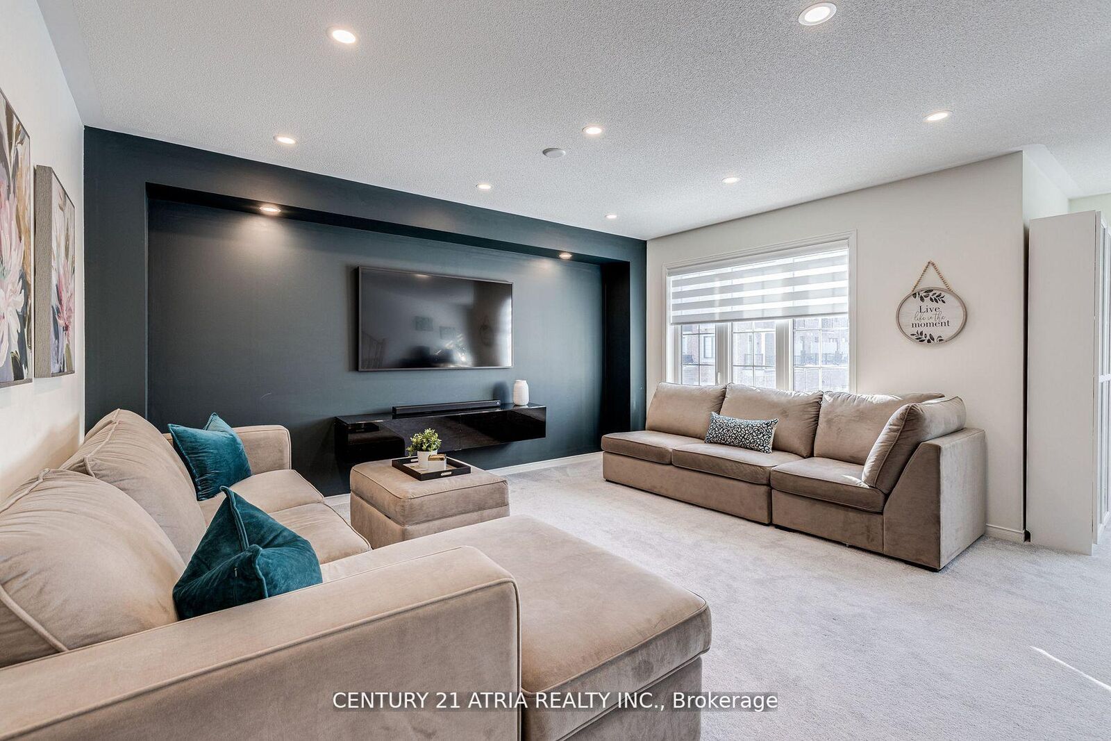 Property Photo:  16 Hartney Drive  ON L4S 0J8