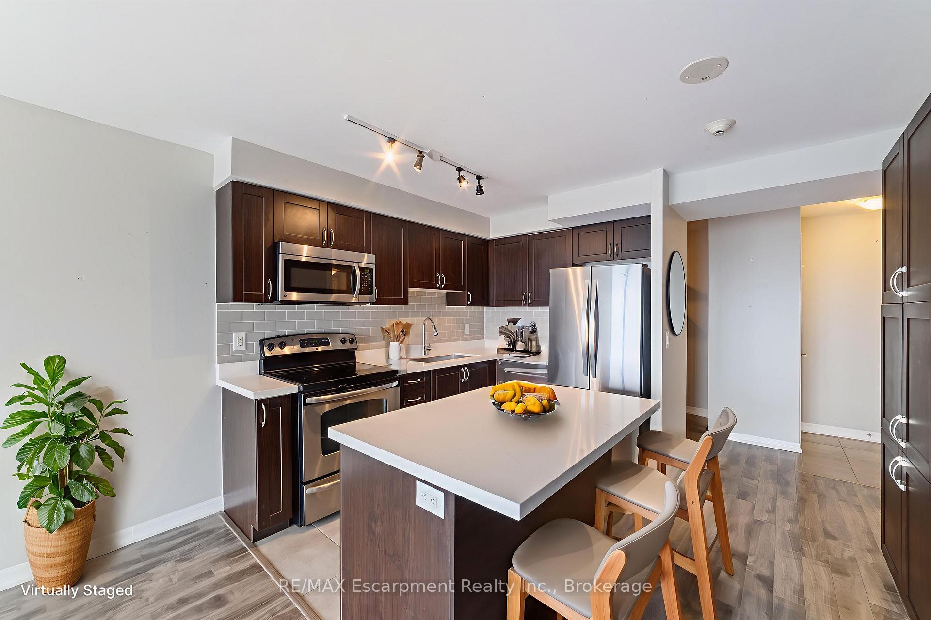 Property Photo: 1940 Ironstone Drive 1505 ON L7L 0E4