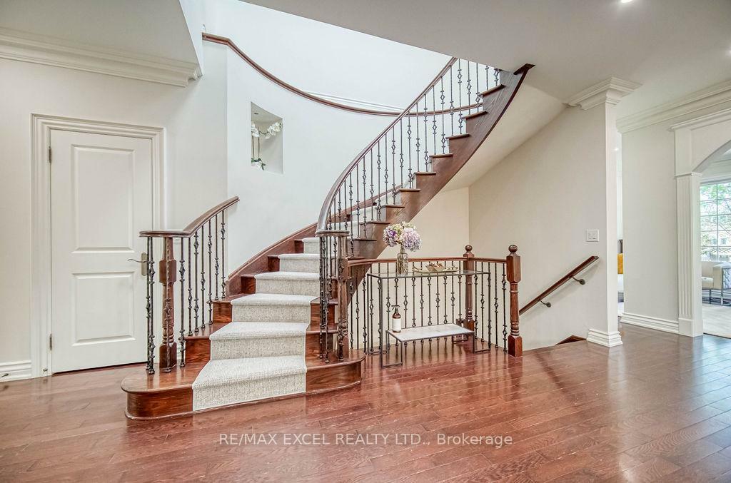 Property Photo:  308A Hounslow Avenue  ON M2R 1H5 