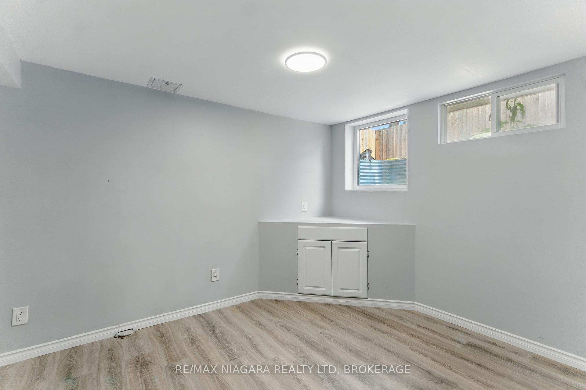 Property Photo: 290 Scholfield Avenue S Lower ON L3B 1N8
