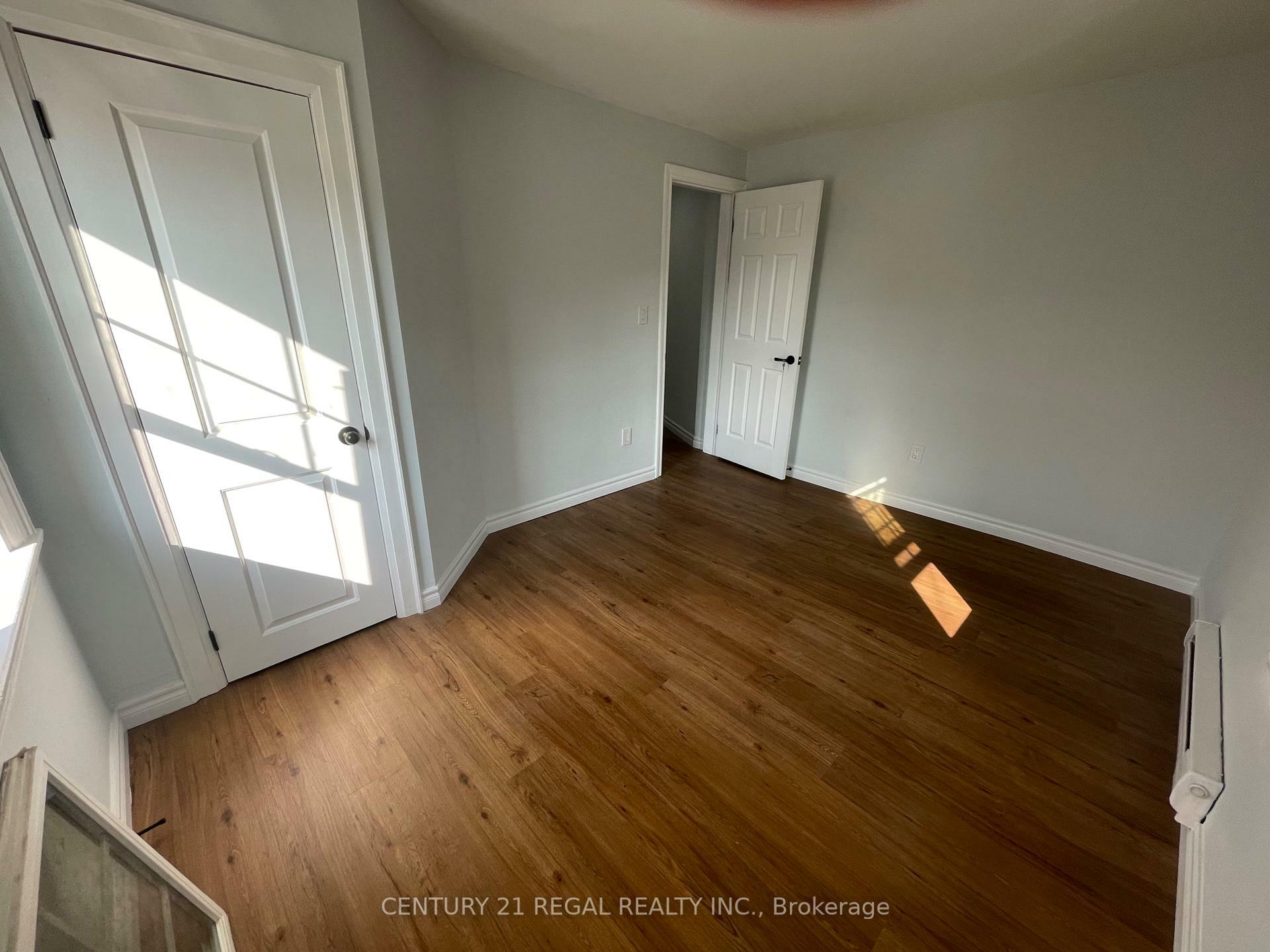 Photo de la propriété: 215 Queen Street S 215 B ON L5M 1L6