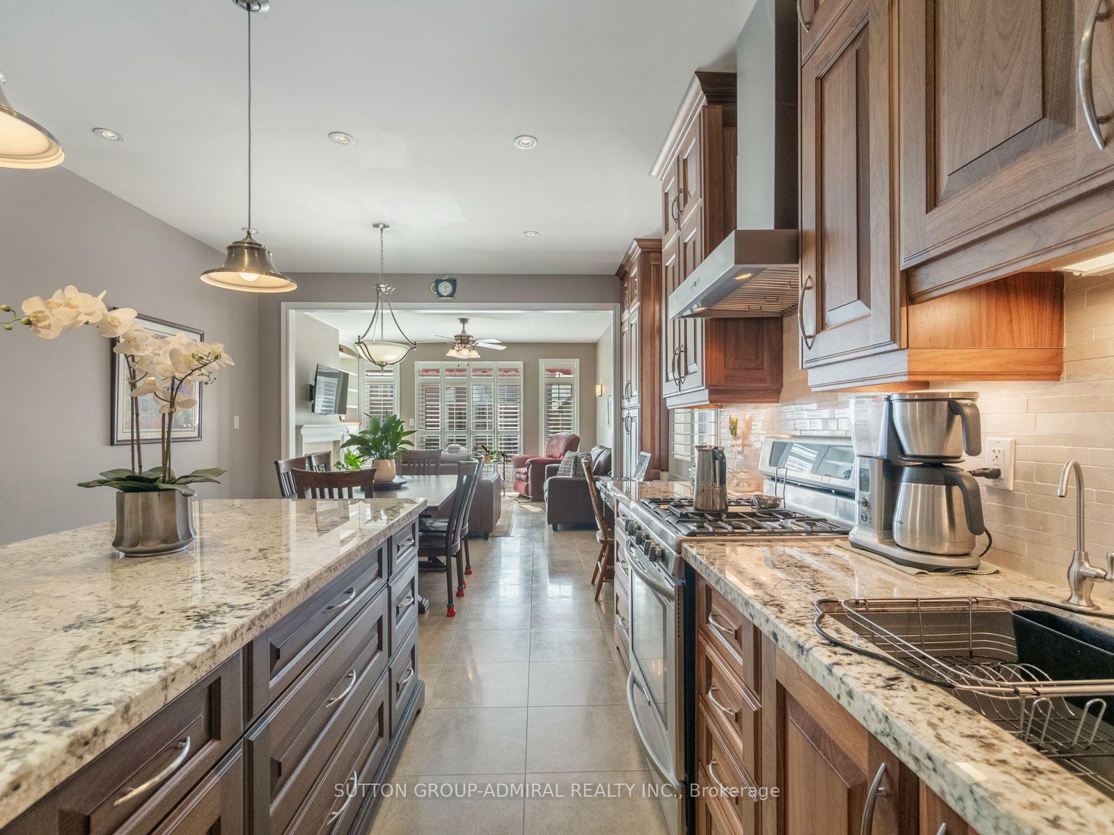 Property Photo: 8 Little Hannah Lane ON L6A 0E3