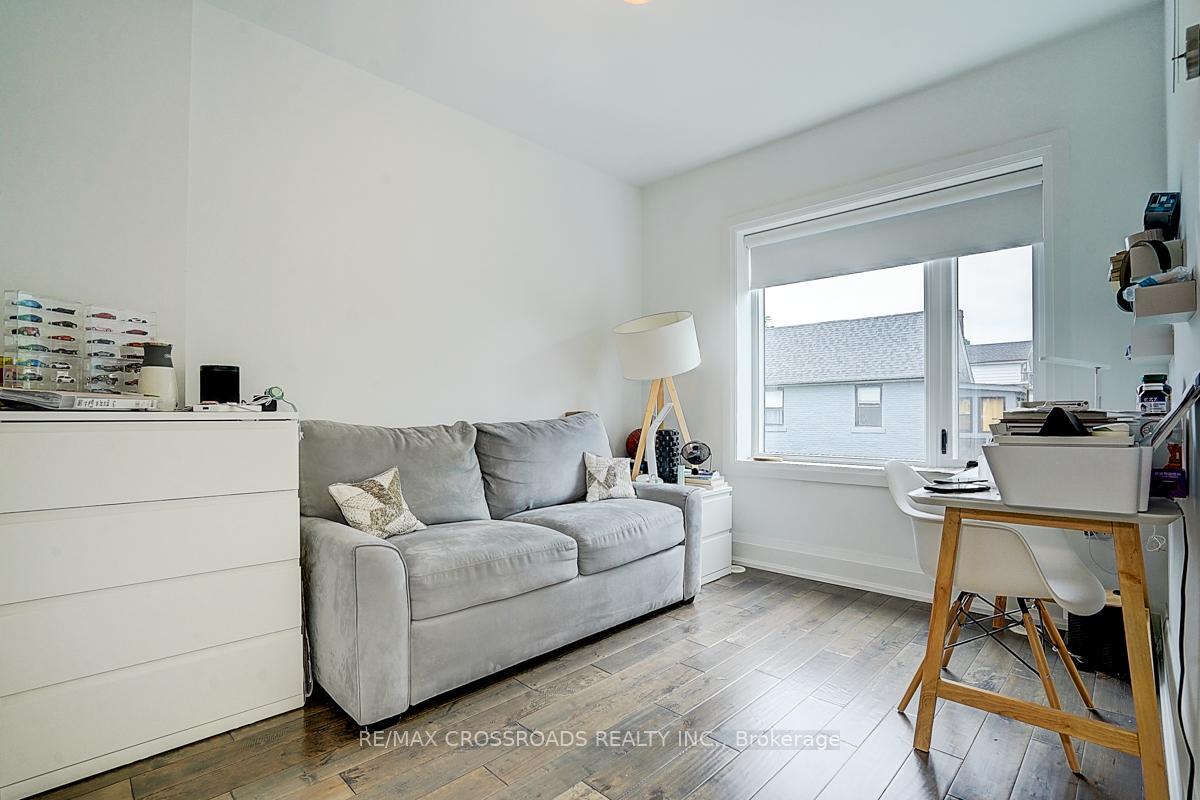 Property Photo:  28 Chisholm Avenue  ON M4C 4V2 