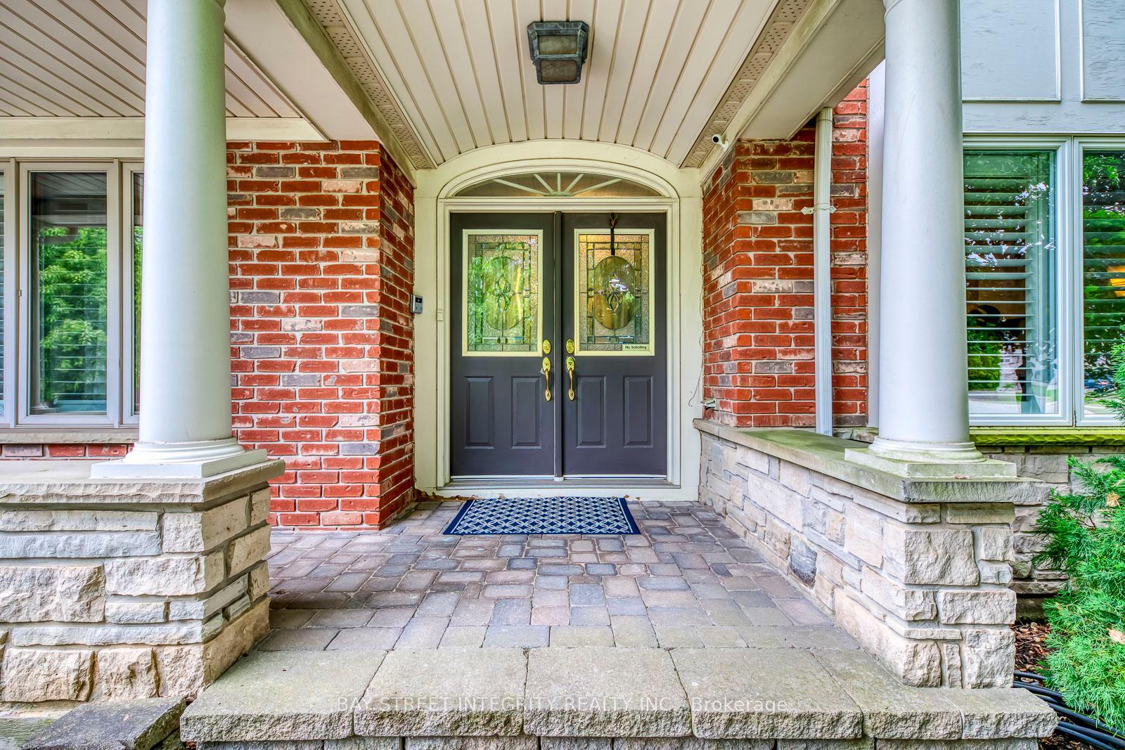 Property Photo: 1054 Summit Ridge Drive ON L6M 3K9