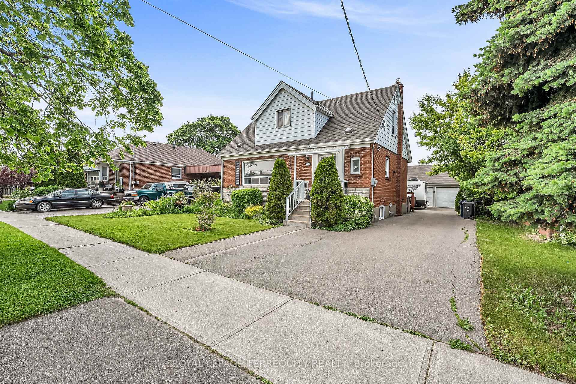 Property Photo: 40 Whitley Avenue ON M3K 1A2
