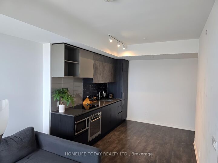 Property Photo:  1000 Portage Parkway 4002  ON L4K 0L1