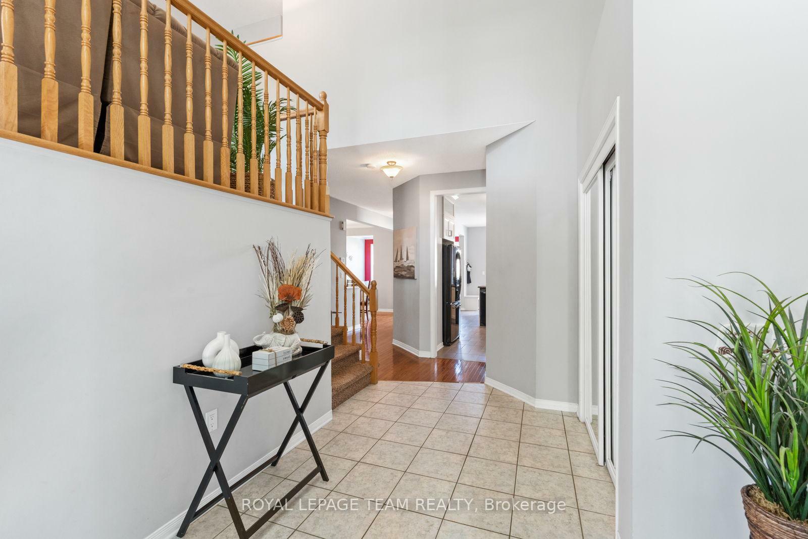 Photo de la propriété: 279 Berrigan Drive ON K2J 5C3