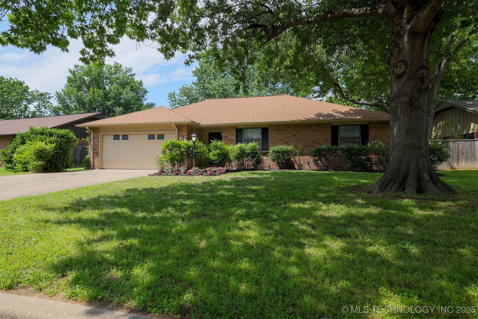 Property Photo:  2604 W Broadway Street  OK 74012 