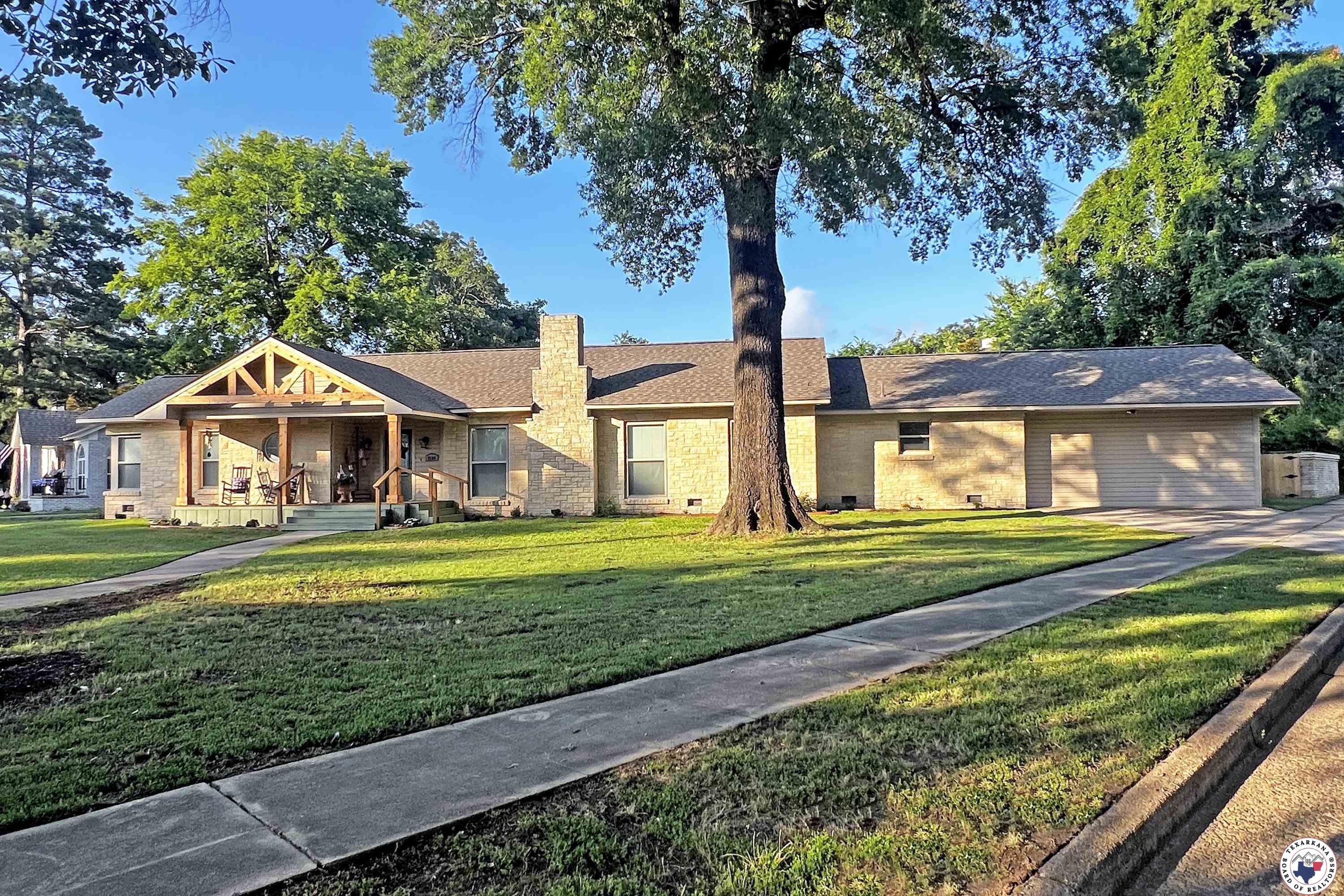 Property Photo: 2100 Ash St AR 71854