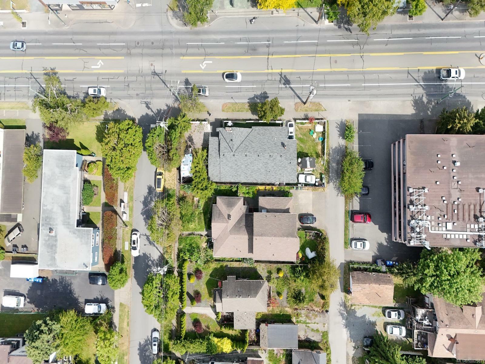 Property Photo: 1137 Hillside Ave BC V8T 2A8