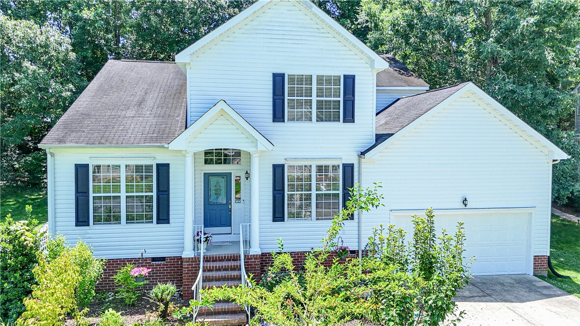 Property Photo: 5109 W Grace Court VA 23188
