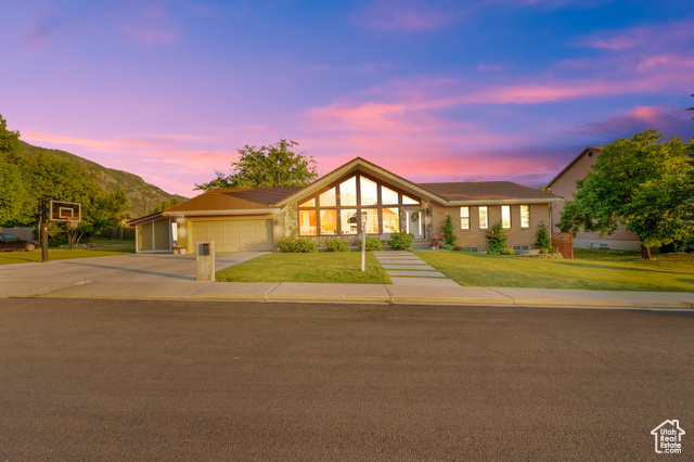 Property Photo: 698 E 2320 N UT 84604