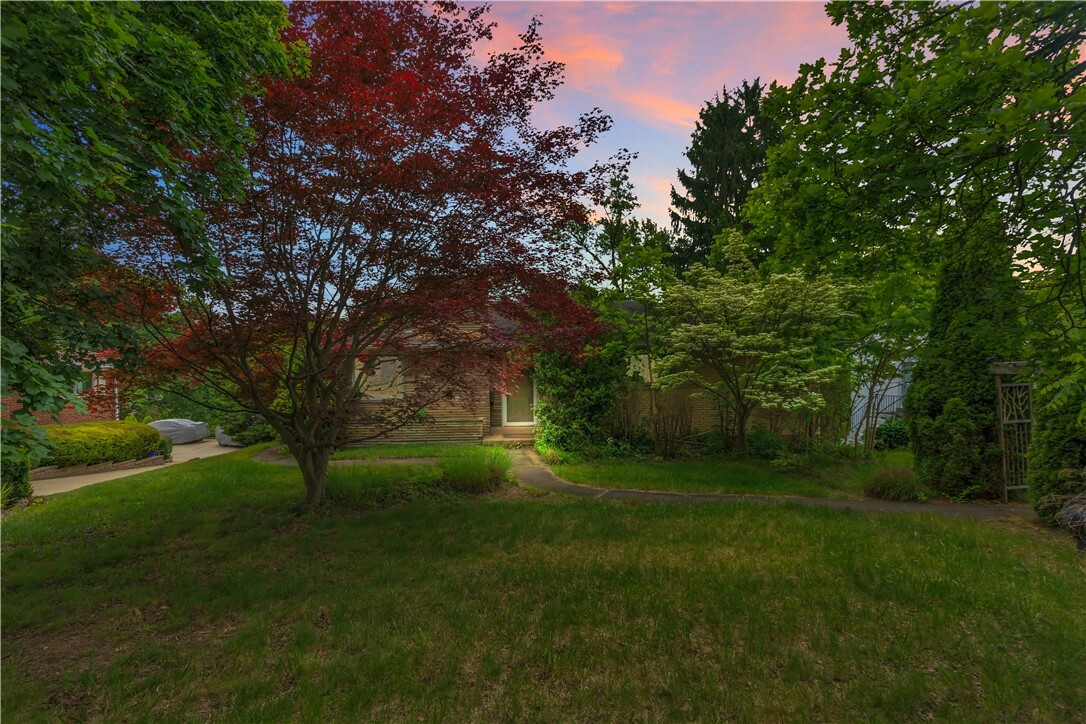 Property Photo: 326 Pinevue Drive PA 15146