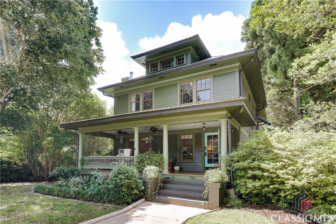 Property Photo: 781 Boulevard GA 30601