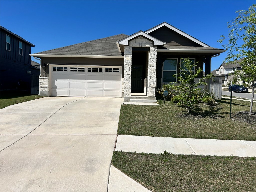 Property Photo: 2824 Smokehouse Trail TX 78665