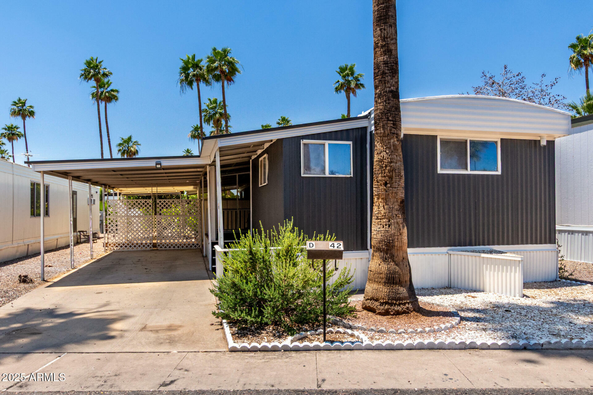 Property Photo: 2050 W Dunlap Avenue D42 AZ 85021