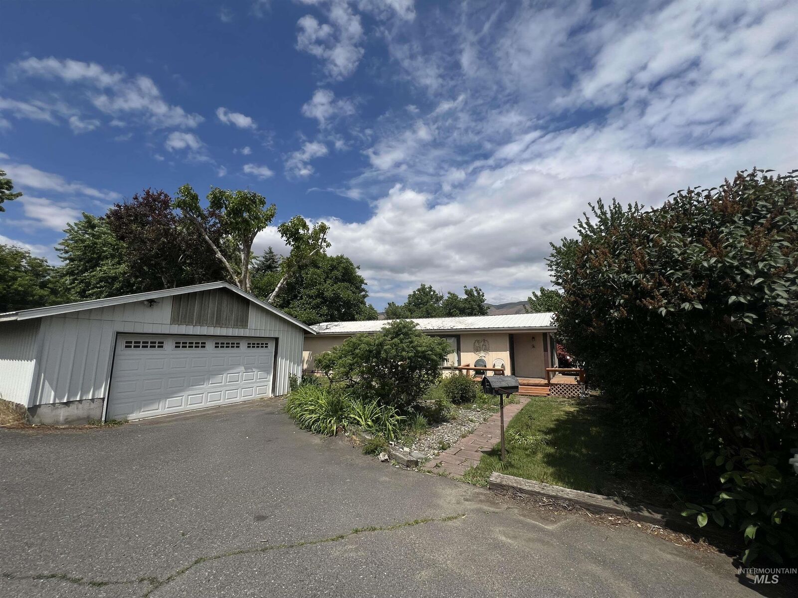 Property Photo: 1246 Sycamore WA 99403-2260