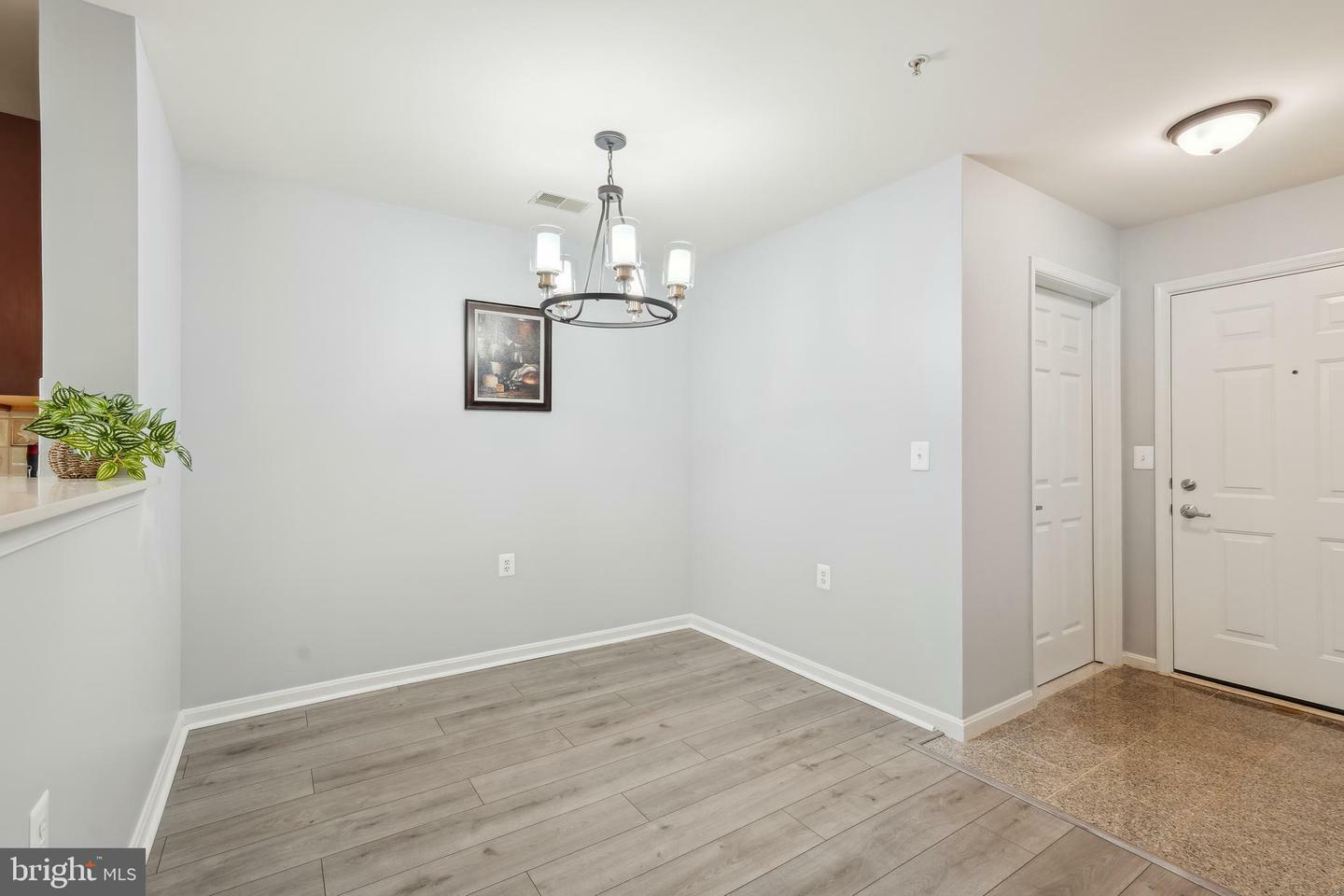 Property Photo: 13306 Kilmarnock Way 3-I MD 20874