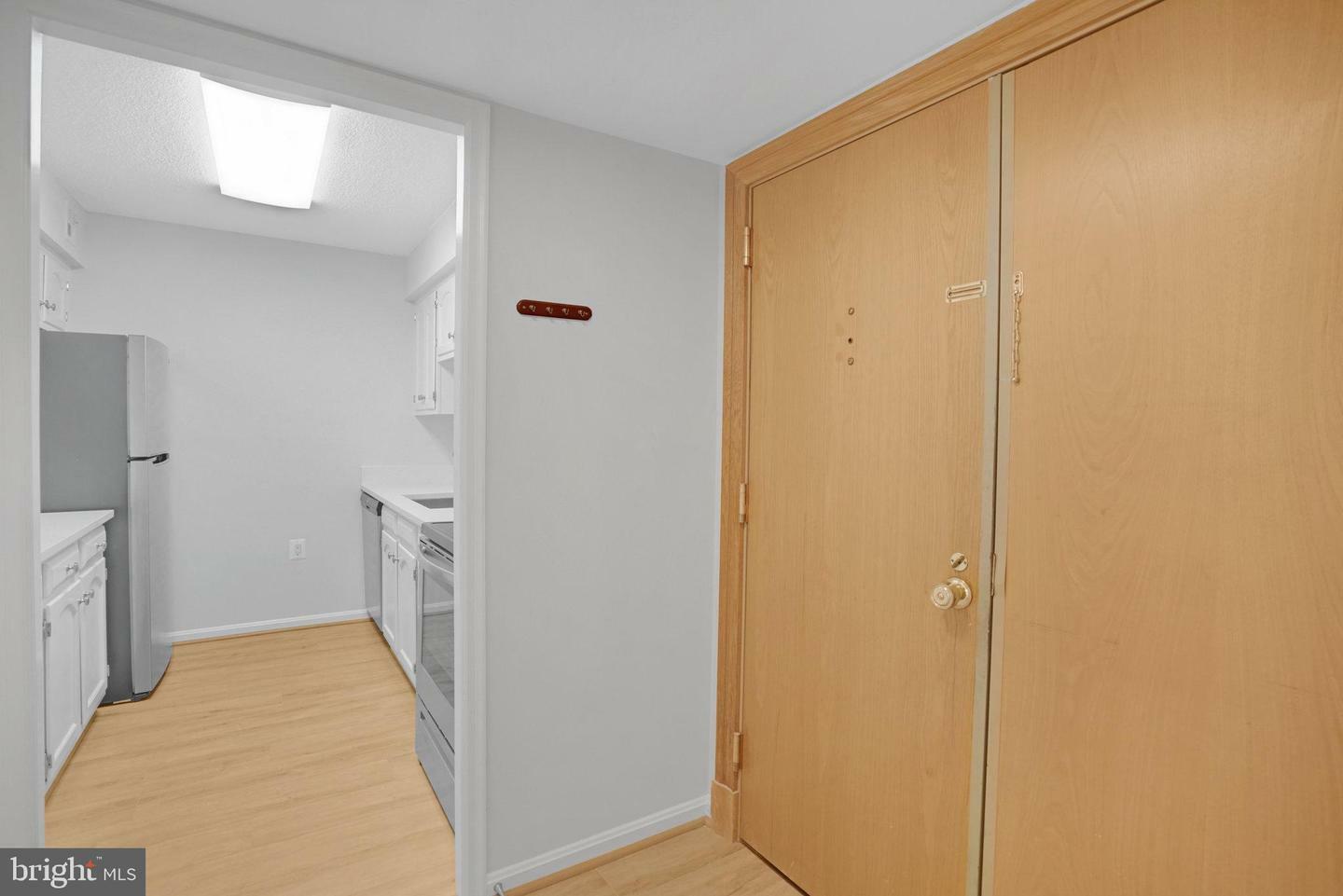 Property Photo: 1301 N Courthouse Road 611 VA 22201