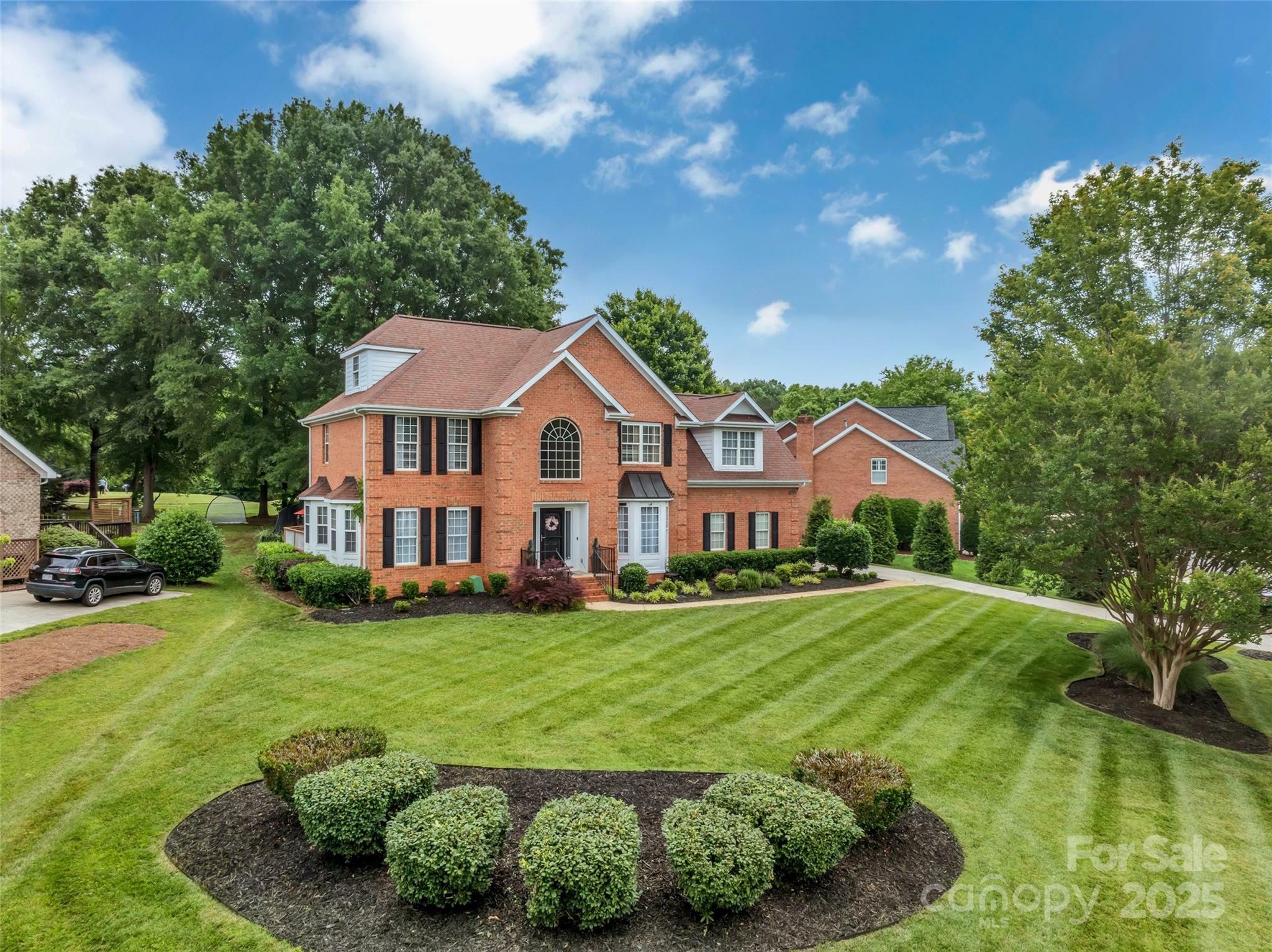 Property Photo: 15737 Agincourt Drive NC 28078