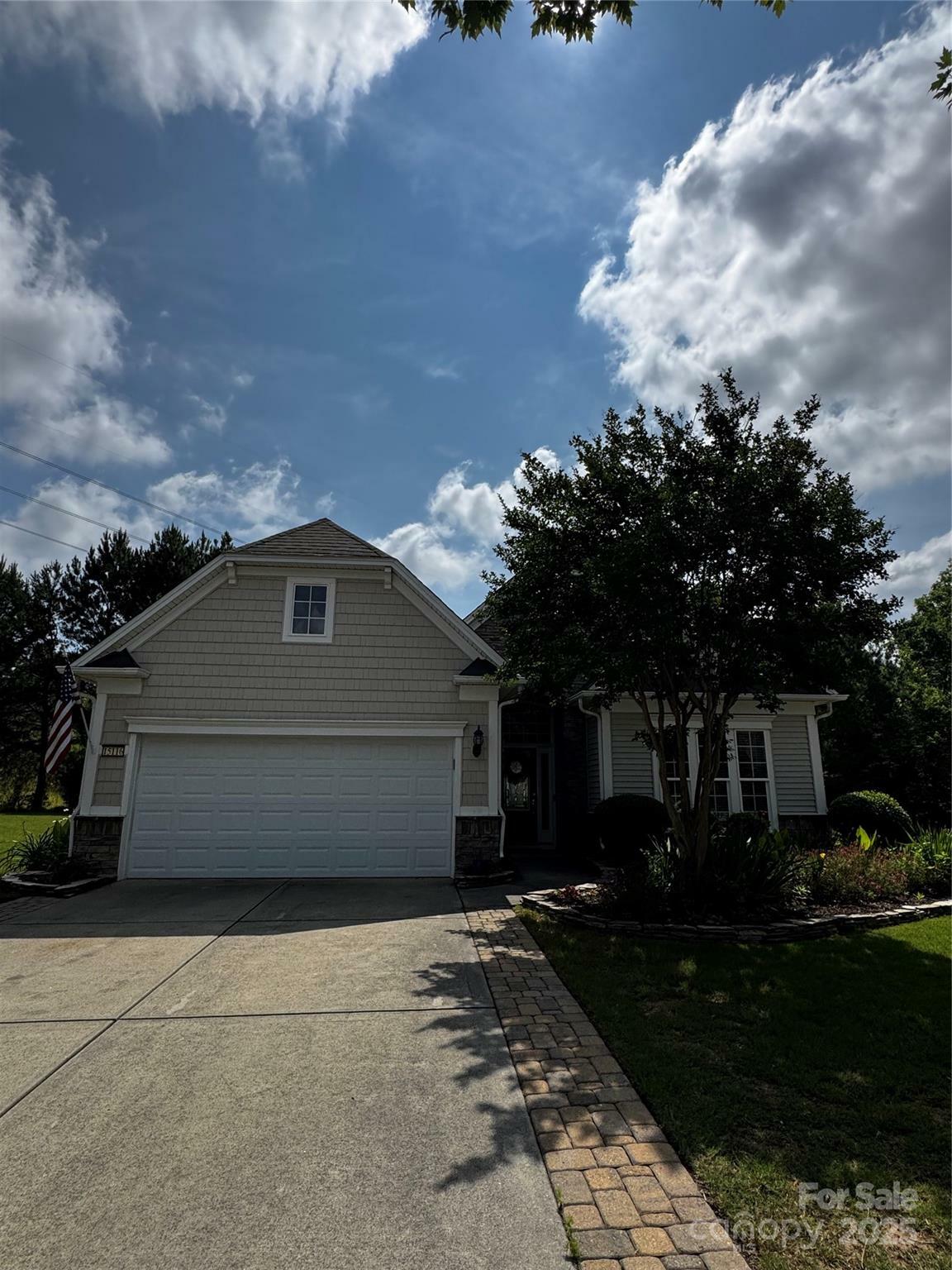 Property Photo: 15116 Legend Oaks Court SC 29707