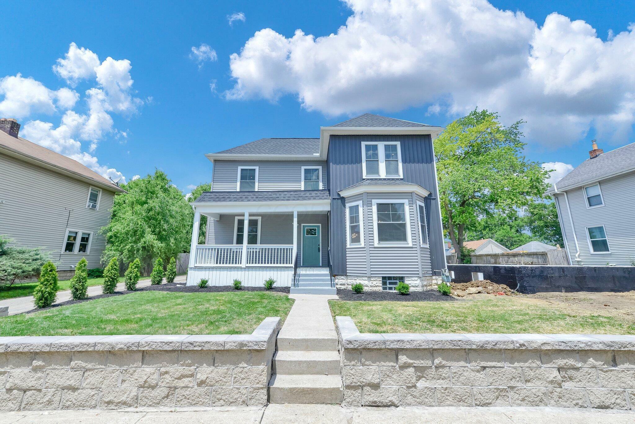 Property Photo: 376 E Markison Avenue OH 43207