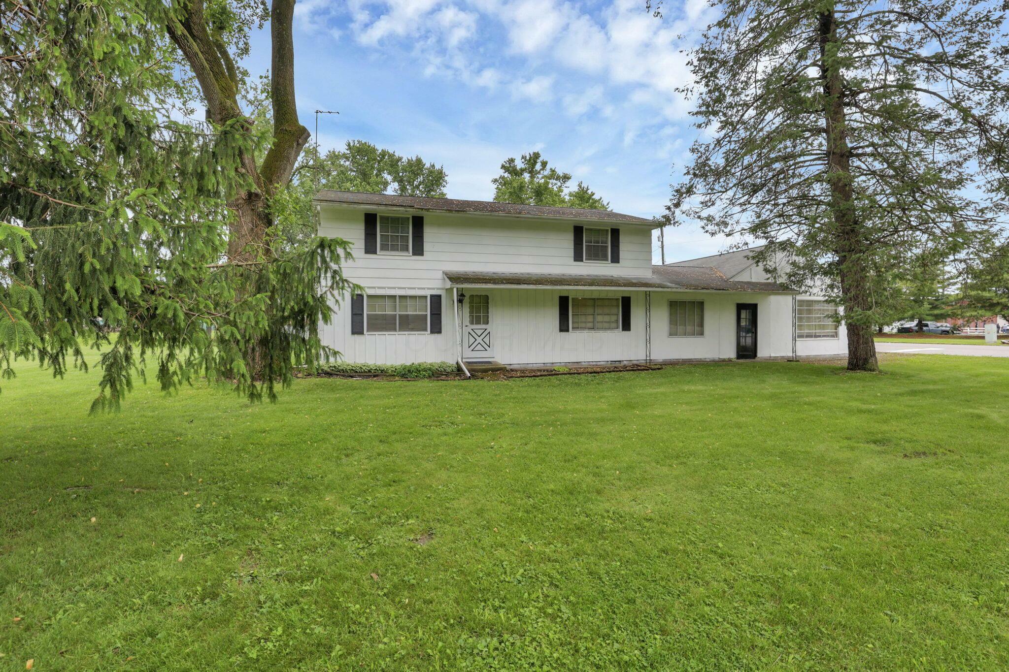 Property Photo: 110 Quarry SE Road OH 43130
